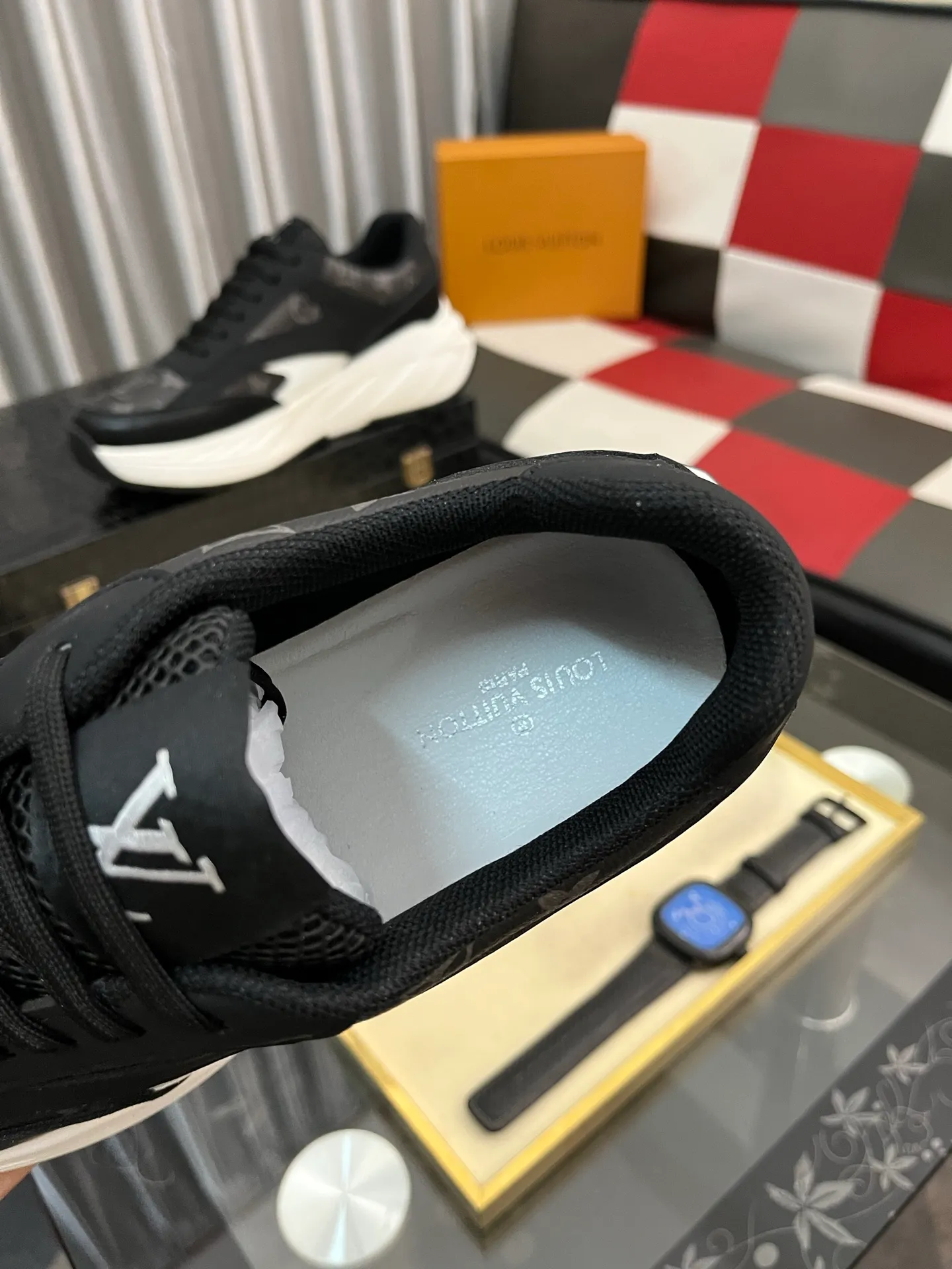 Men's shoes💰438⌚️⌚️《Louis vuitton/LV Louis Vuitton》original quality.~ Unique modern style sneakers. 🏃A must-have casual shoe for trendy men😍😍 Original brand imported from Italy, imported original leather, cowhide lining (refuses to discolor and grind feet) sole: original sole provided by the original factory, French lazy style design ⚠️Fit to the feet, original quality, super comfortable original sole. Code number: 38-442️⃣Colors available